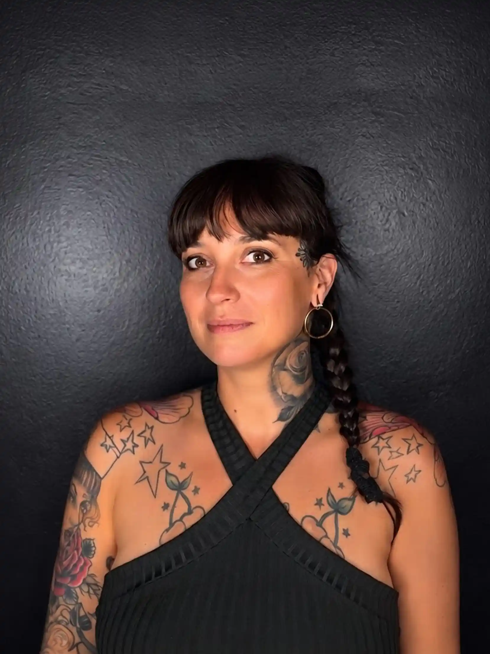 Sainte Elo, tatoueuse au salon Art du Noir à Nice