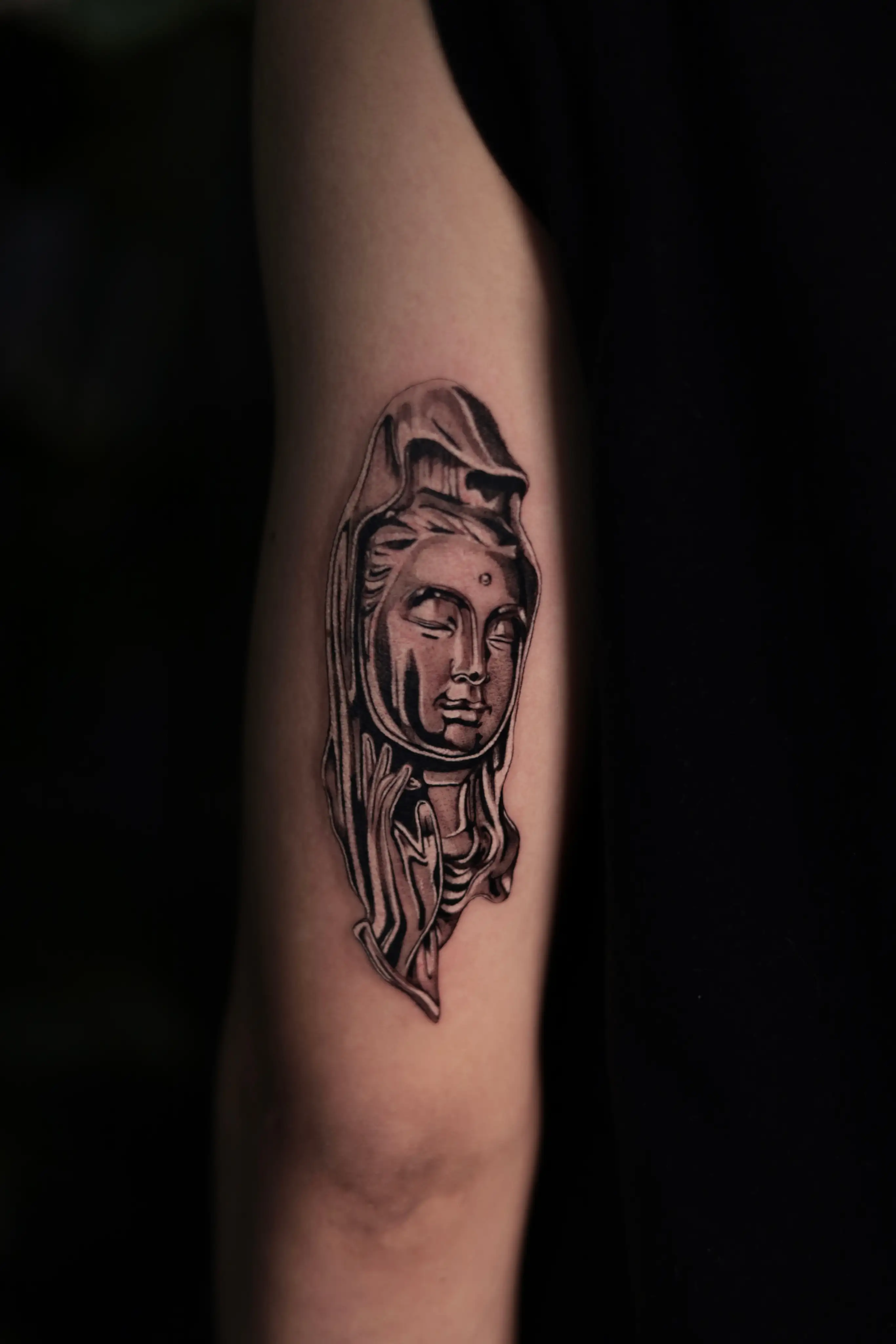 Tatouage micro réalisme signé Poutz